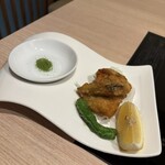 和野恵 - フグ唐揚げ　抹茶塩添え