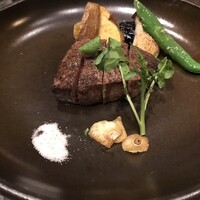 今半万窯 新宿店 - ステーキハウス塩だけつけてシンプルに