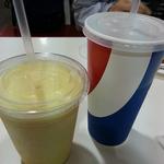 コストコ - パインスムージー　200円とドリンク飲み放題60円