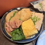 282074921 - おでん6種盛合わせ（大根、巾着、豆腐、卵焼き、春菊、牛すじ）