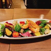 オステリアガウダンテ 神戸ハーバーランド店 - 海の幸のサラダ 2人で丁度いいMサイズ オステリアガウダンテ 神戸ハーバーランド店 - 海の幸のサラダ 2人で丁度いいMサイズ