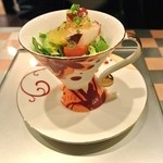 蛸とゴールドキュウイのサラダ