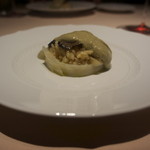 フォリオリーナ・デッラ・ポルタ・フォルトゥーナ - サマートリュフと鮑のソースとホワイトアスパラガスとリゾット