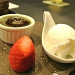 れすとらん 温席 - 苺　抹茶のブリュレ　塩のアイスクリーム