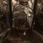 モモタ バー - コレは新作ニッカ90年　nine decadesで観音開きの鏡張り梱包です。マスターは日本全国で1番在庫持ってる店舗ですって仰ってて…
