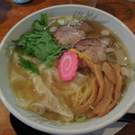 ビジュアル的に美しいわんたんめん（しお）（７００円）