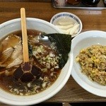 Koma Ramen - お昼のラーメンセット正油ラーメン＆半チャーハン（税別）750円