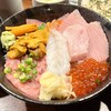 斬 - 贅沢幸福丼。中トロは厚みもあり、トロける食感とその味わいの濃厚さが印象的。