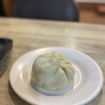 興隆居 - 肉汁プッシャーの肉まん