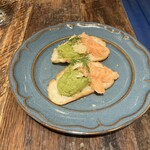 カフェ&グリル シズルガズル - サーモンとアボガドがパンに乗っかってんだけどウマかったなぁ