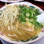 ラーメン魁力屋 - ネギをたっぷり入れてね♪( ´▽｀)