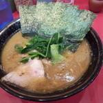 吉村家　ラーメン　650円