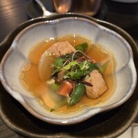 ル・プリスティン レストラン 東京 - 肉料理についてくる出汁?