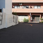 丿貫 - 行列場所に待ち人なし