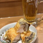 元祖 金沢炉端 あっぱれ - エビ詰め椎茸の天ぷら。