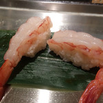 魚がし日本一 - 踊る海老。