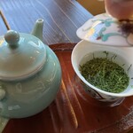 長峰園 - すすり茶。もっと葉が開いてから飲むべし。