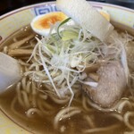 いせのじょう - しょうゆラーメン750円、ゆで卵80円