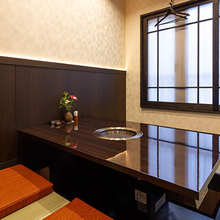 温泉地に溶け込む和モダン空間。デートや旅の思い出に◎個室有