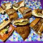 やおきパン - 肉じゃが、メンチカツ、ピザ、カレーパン、白身魚フライ