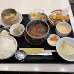 蘭苑飯店 本店 - 麻婆茄子土鍋ランチ10品で1580円の全景