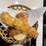 蘭苑飯店 本店 - 揚げ物は三品、春巻、鳥唐揚げ、白身魚フライ