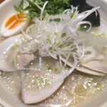麺屋海神 - つやつやはまぐりスープ