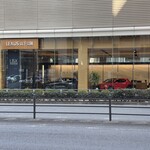 キャラバンコーヒースタンド - 向かいにはレクサスのディーラー❤️