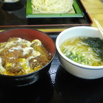 カツ丼セット、７８０円。