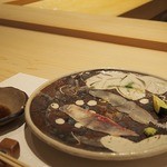 鯛良 - ●季節のお刺身2種
      いさき　大分産 こち　
      千葉産 すだち、
      わさび、お塩すきなように食べれました。