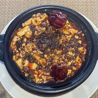 中國菜 心香 - 2025.01.23 (木)    四川麻婆豆腐定食（ノーマル／副菜、スープ、白飯、香の物付）　1320円（税込）