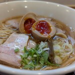 麺や しき - 芸術的な一杯！