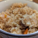 麺や しき - あっさり中華おこわのような炊込御飯