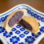 もち吉 - 料理写真:えん餅 小倉餡　ぱっか～ん