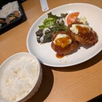 社 - カニクリームコロッケ定食　700円