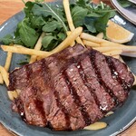 オービカ モッツァレラバー - ボリューム満点のステーキ