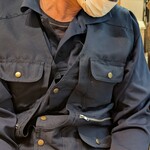 社 - キョロキョロ挙動不審なマツジュン