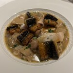 ル・マノアール・ダスティン - 鰻のキャラメリーゼ　下には内臓の煮込み