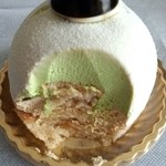 セ・ラ・セゾン! - 宇宙の誕生：抹茶をベースにしたケーキ