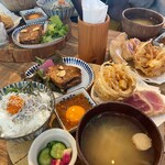 海沿いの キコリ食堂 - 