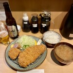 黒豚とんかつ ほり壱 - 本日の定食の御姿　特選アベル黒豚のロースとヒレカツを定食で　昼はそんなに飲まないと言い聞かせ、自重を促す為にも定食で