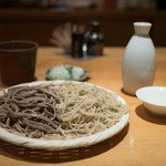 手打ちそば 舞鶴 - 料理写真:二色蕎麦と日本酒 玉川