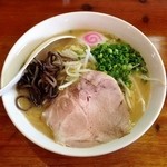 麺屋 菜々兵衛 本店 - 濃厚とんこつ･醤油＋大盛（800円）