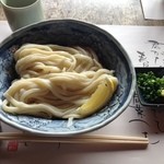 郷屋敷 - 郷屋敷 生醤油うどん大盛り (冷)