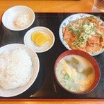 かつ美食堂 - 私は中・中〜♪