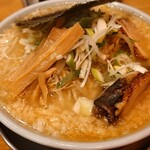 ラーメン華小屋 - 背脂みそラーメン　880円