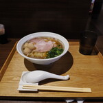 NIBOSHI MANIA - 自家製ウチワエビ煮干ソバ着丼