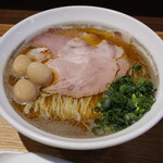 NIBOSHI MANIA - 自家製ウチエビ煮干ソバ1200円＋うずら味玉100円