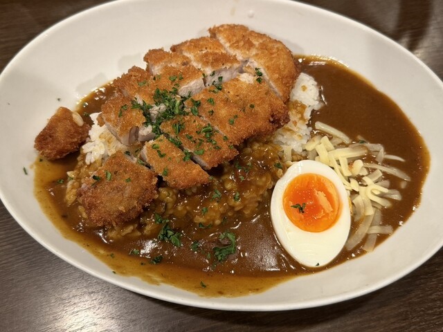 TWO SAM'S UP （ツーサムズアップ）のご予約 - 本町/カレー