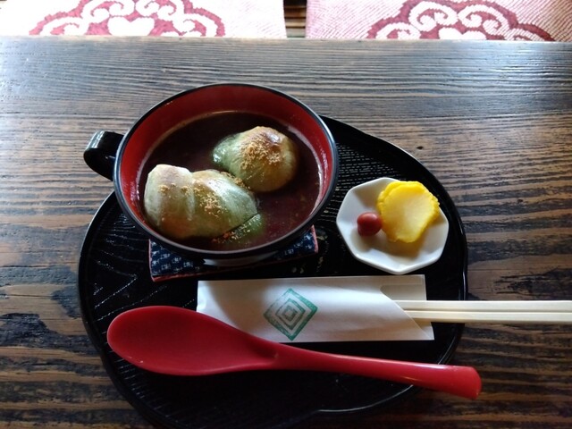 老舗くさは餅本舗 本店 （しにせくさはもちほんぽ） - 藤崎宮前/甘味処